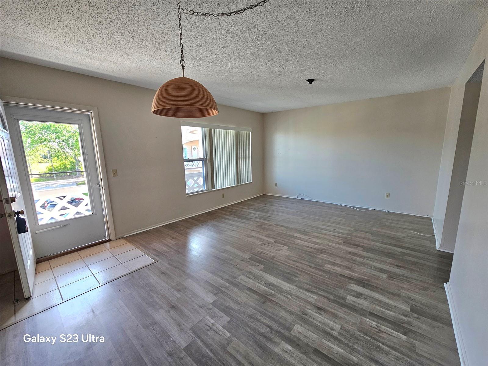 ON TOP OF THE WORLD - Residential