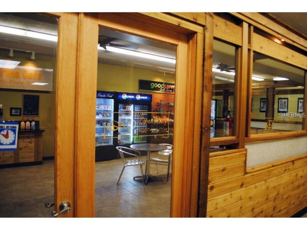 ON TOP OF THE WORLD - Residential