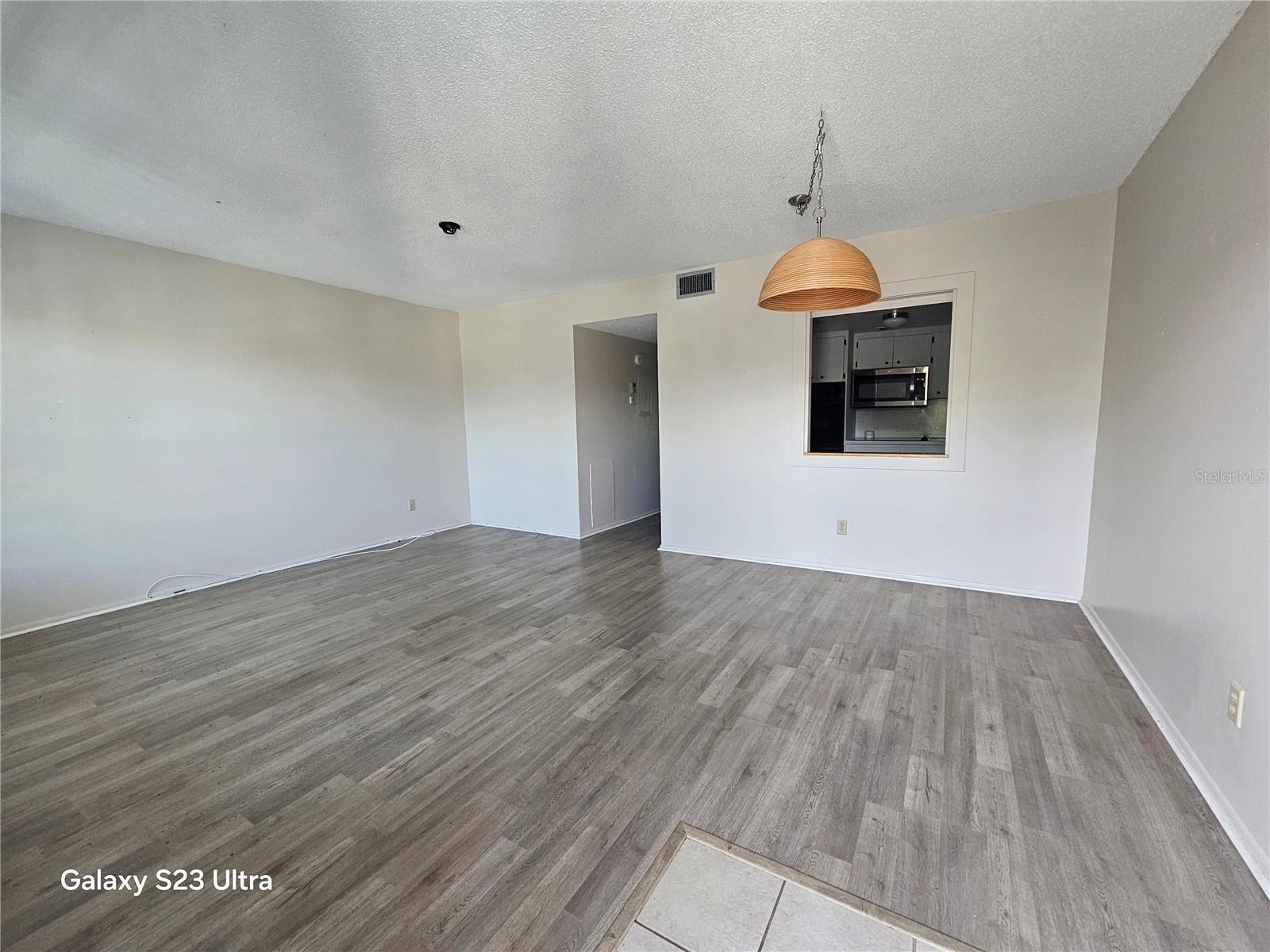 ON TOP OF THE WORLD - Residential