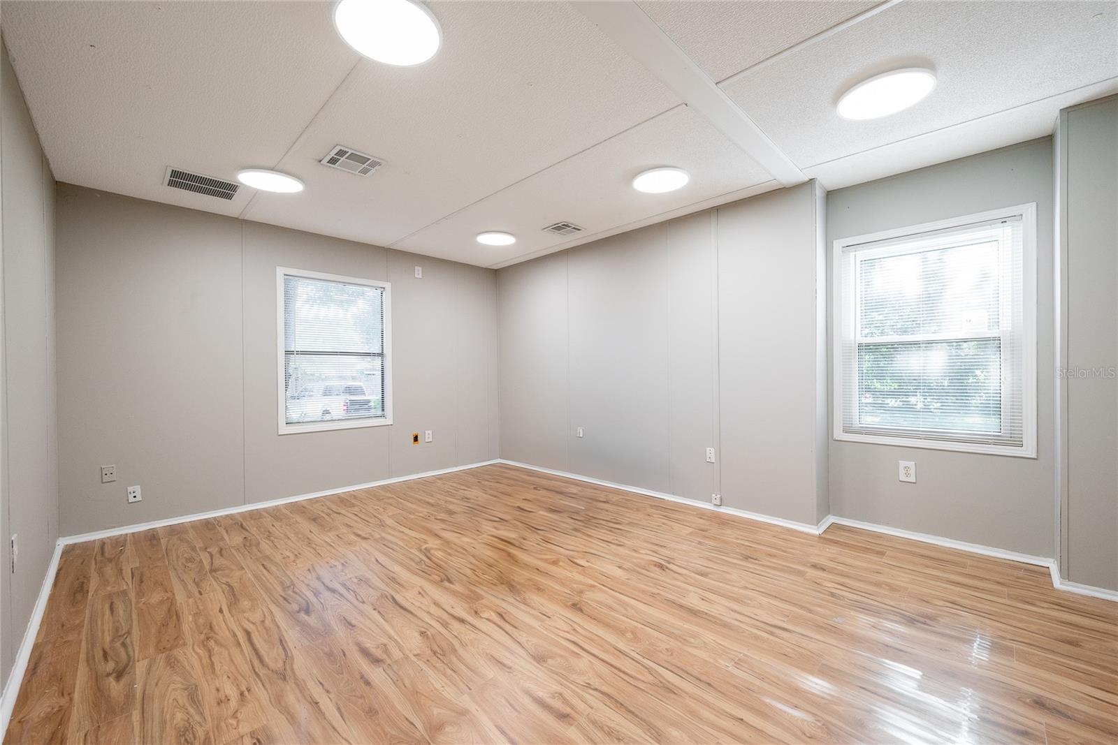 RICHLAND REP - Commercial Sale