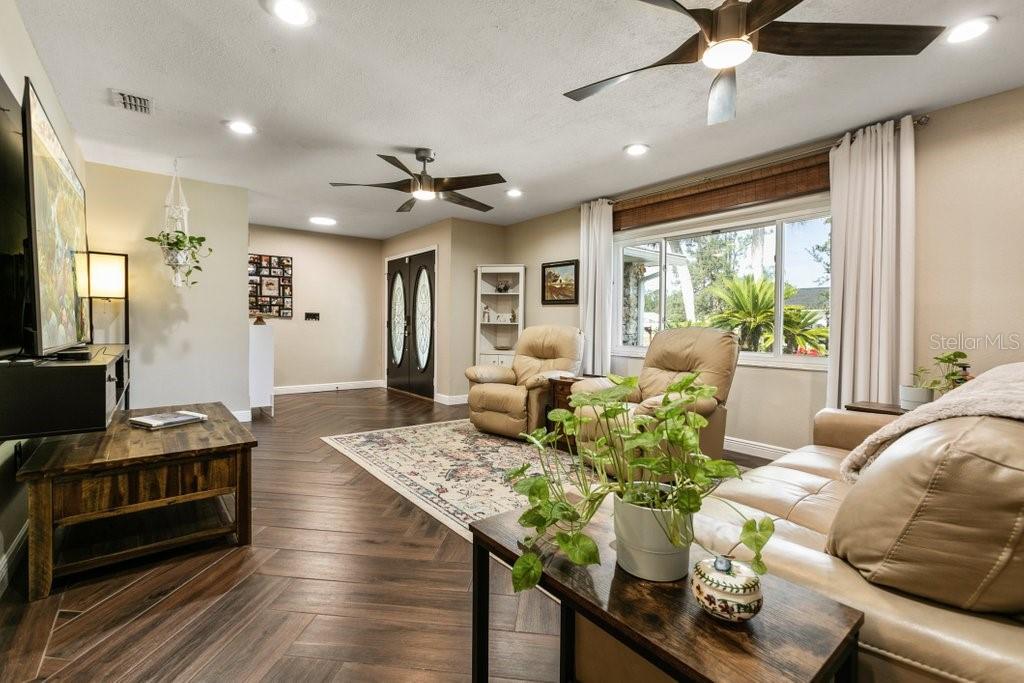 42 BOXWOOD LANE