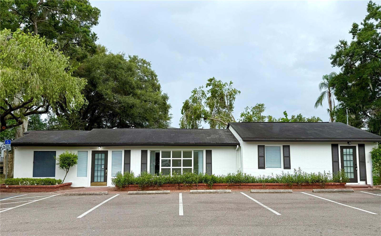 ***PRIME MULTI PURPOSE OFFICE/ MEDICAL AVAILABLE for LEASE!!!
AWESOME NEWLY RENOVATED stand alone one story office building offers exceptional leasing opportunity in the highly sought-after busy Brandon area near Hwy 60, BRANDON REGIONAL HOSPITAL, medical offices, shopping, restaurants and residential areas. This free-standing, single-story building offers almost 2,000 sq. ft. of versatile partitioned spaces with 6 rooms + reception area + large conference room, 2 bathrooms and a shared kitchen space ideal for PROFESSIONAL OFFICE for LAW, ACCOUNTING, MEDICAL, CHIROPRACTIC, MEDSPA, MASSAGE and MORE!!!
**Property Highlights:**
- 1957 sf. ft. of lease-able area
- **Location:** By Hwy 60, Lithia Pinecrest, easy access to Crosstown and Hwy I-75 to downtown Tampa and neighboring suburbs. Nestled among neighboring Brandon Regional Hospital, medical and health facilities, shopping and restaurants.
- **Visibility:** Benefit from high foot and drive-by traffic in this vibrant area.
This property is perfectly positioned to attract a steady stream of visitors, ensuring your business thrives. Come and explore this outstanding space to see if it meets your needs and purpose. Tenant pays for water and electricity.
THIS IS A MUST SEE NOW!!!