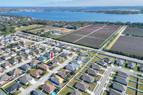 A home in AUBURNDALE