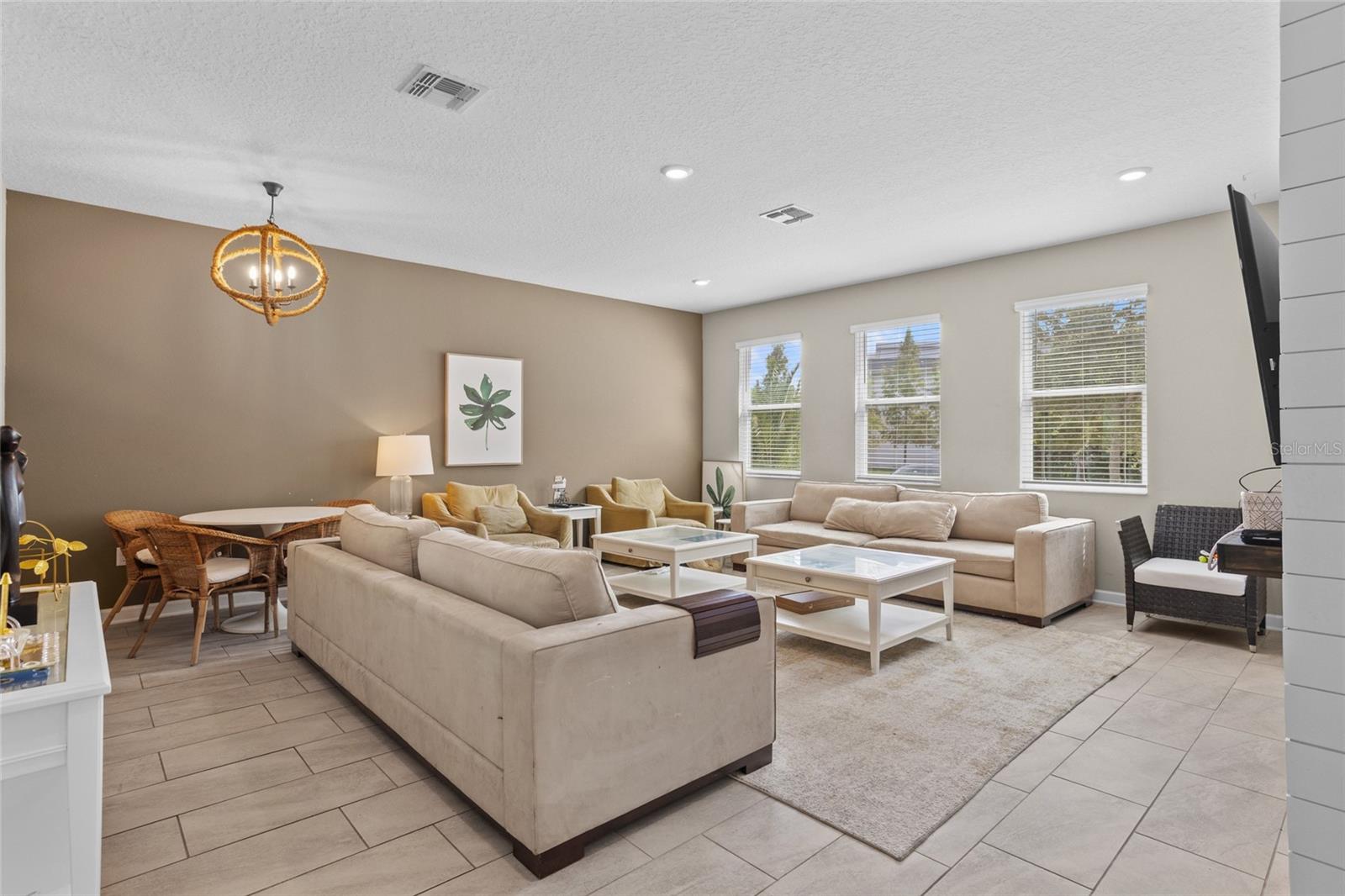 4585 TARGET BOULEVARD