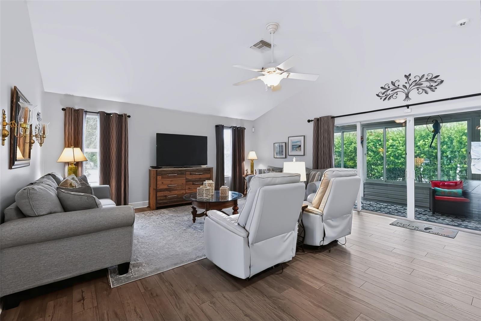 633 COKESBURY DRIVE