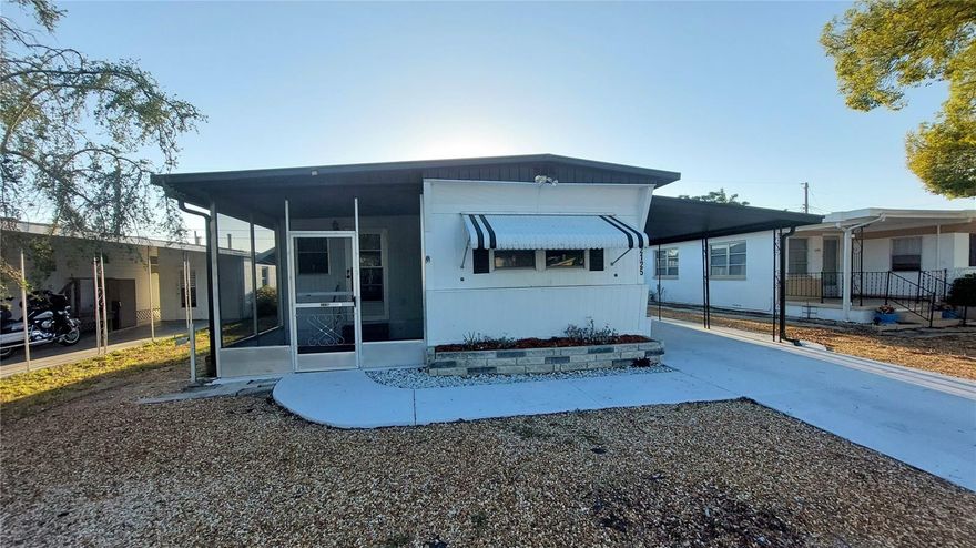 Awesome Rental Opportunity! Lots of space. Fenced in back yard awaiting a personal touch... Close to beaches and all the great things in central Florida. Application link : https://apply.link/gUkJtIw