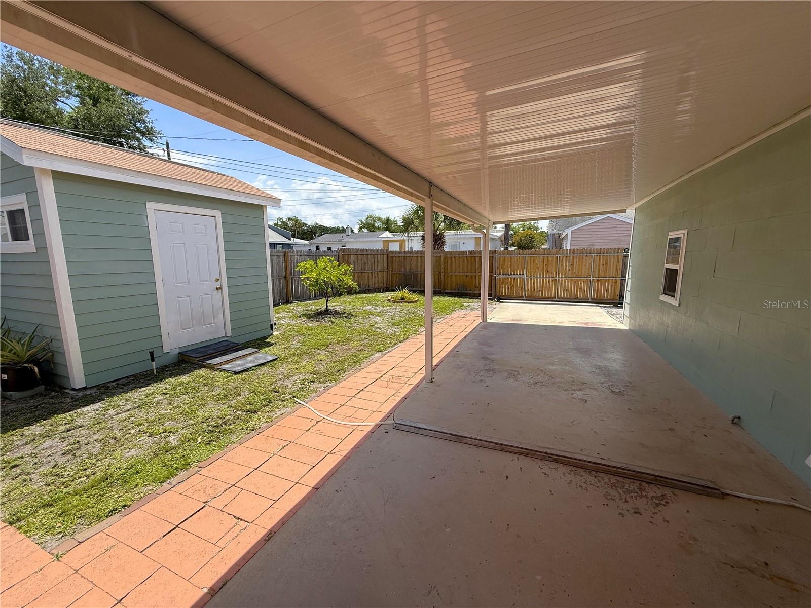 INTER BAY - Residential