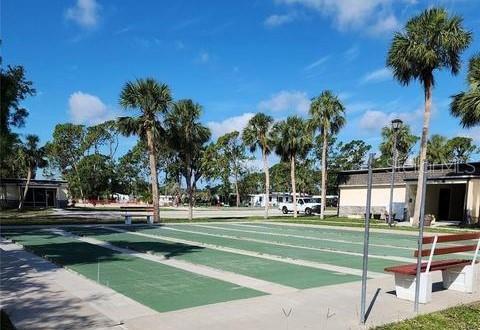 HOLIDAY PARK - Residential