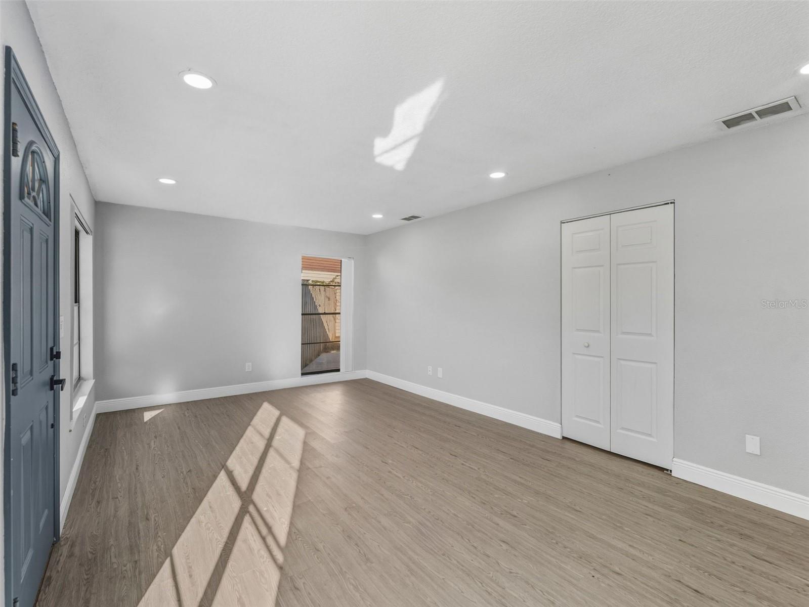 GLEN ELLEN VILLAGE - Residential