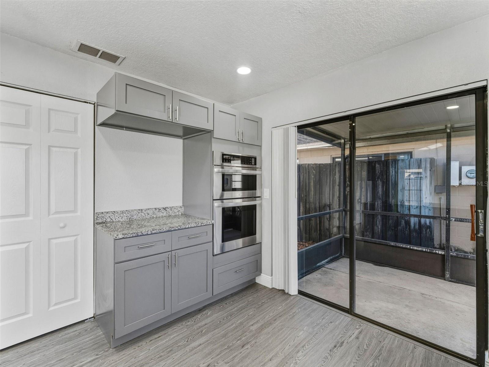 GLEN ELLEN VILLAGE - Residential