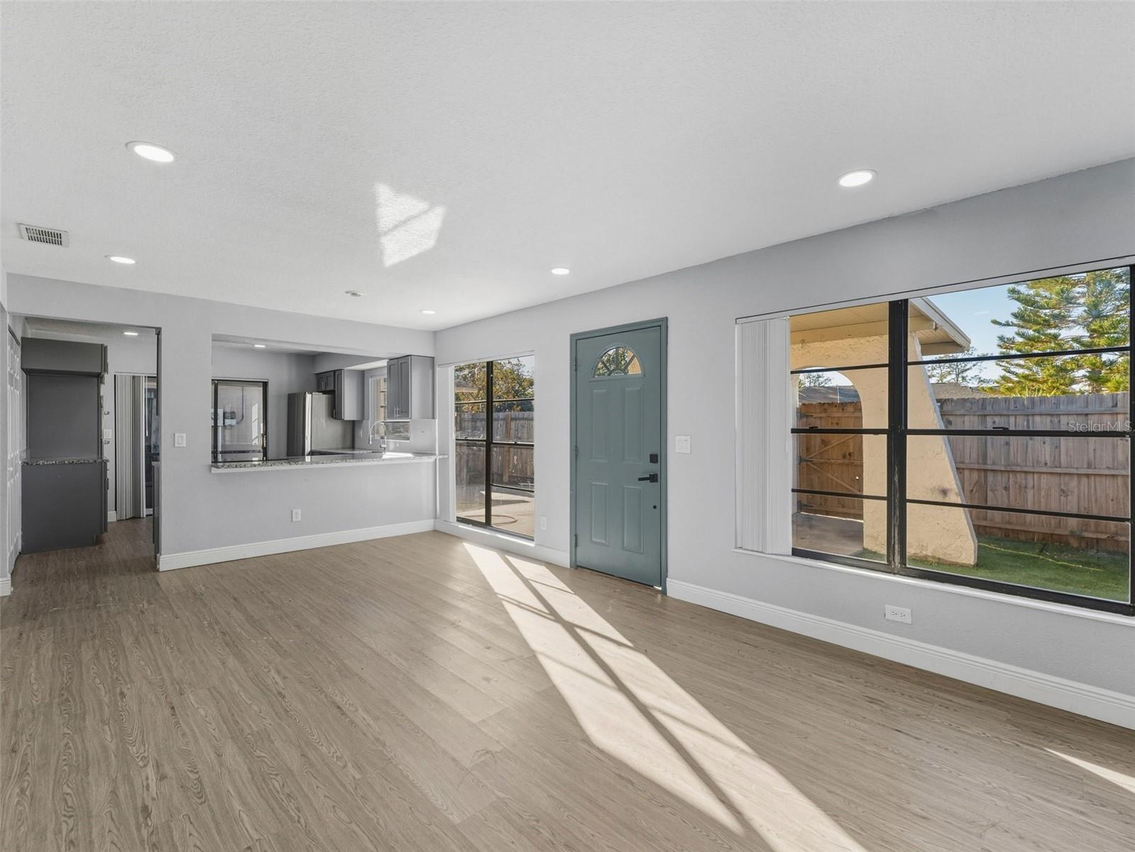 GLEN ELLEN VILLAGE - Residential