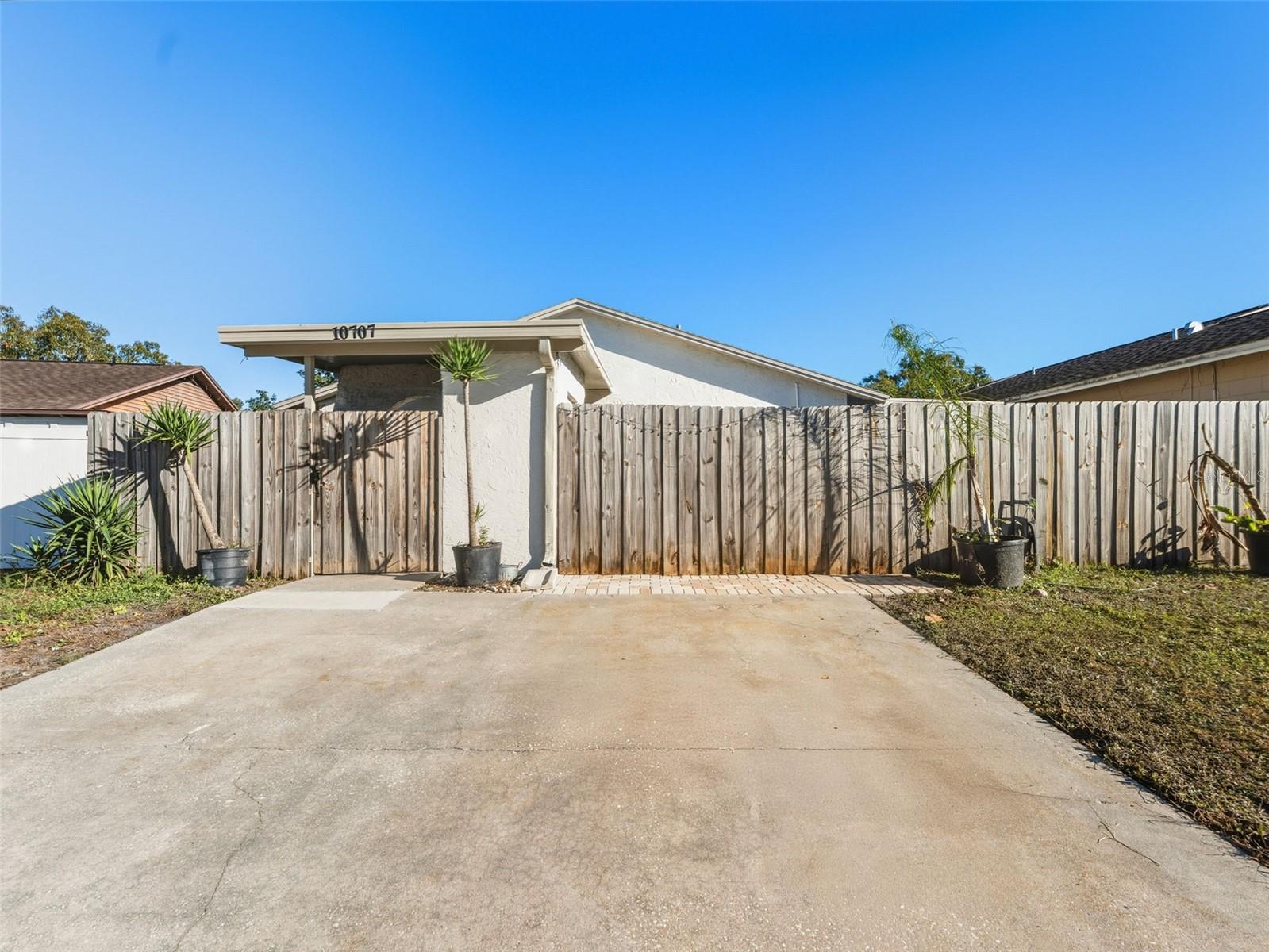 GLEN ELLEN VILLAGE - Residential