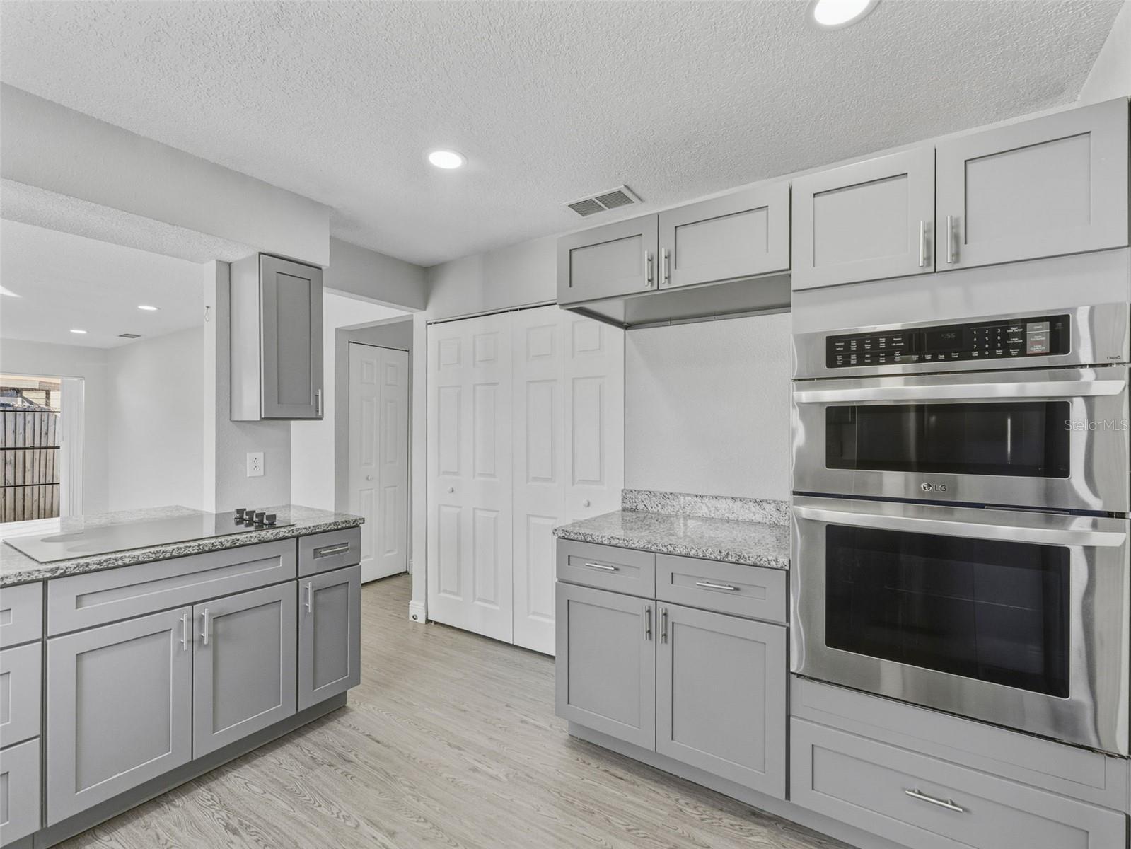 GLEN ELLEN VILLAGE - Residential