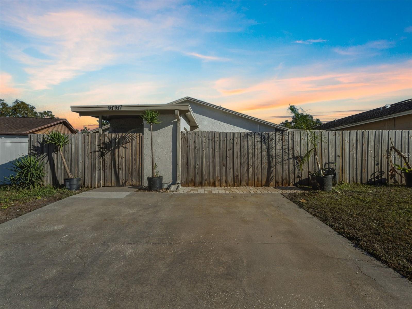 GLEN ELLEN VILLAGE - Residential