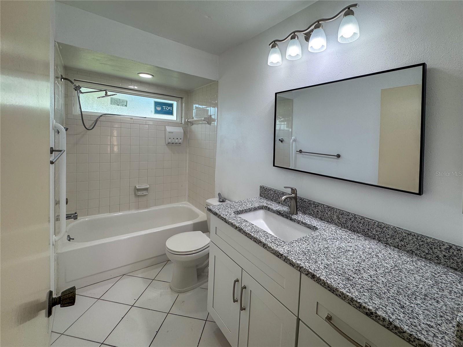 TAMARON - Residential Lease