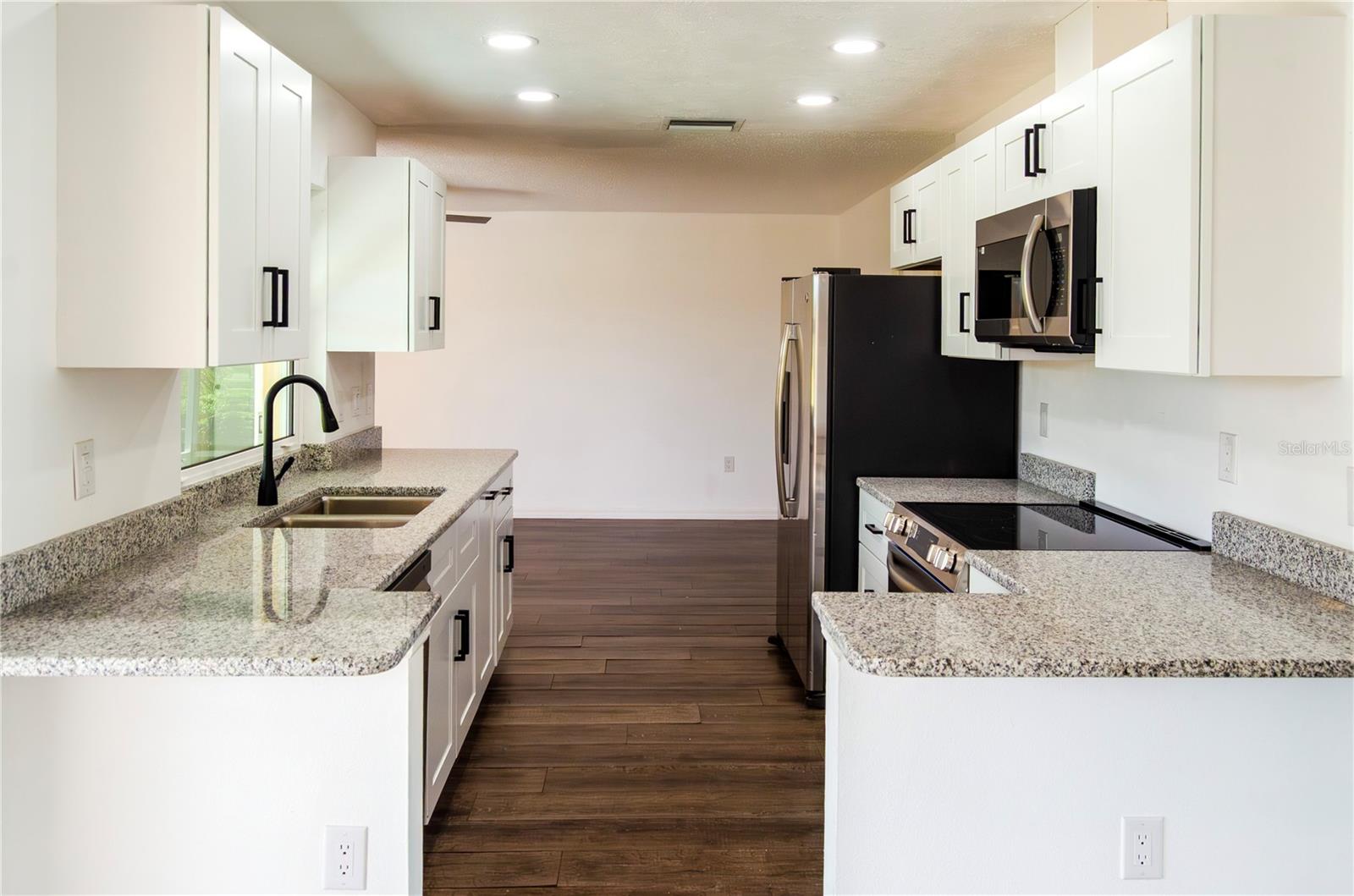 TAMARON - Residential Lease