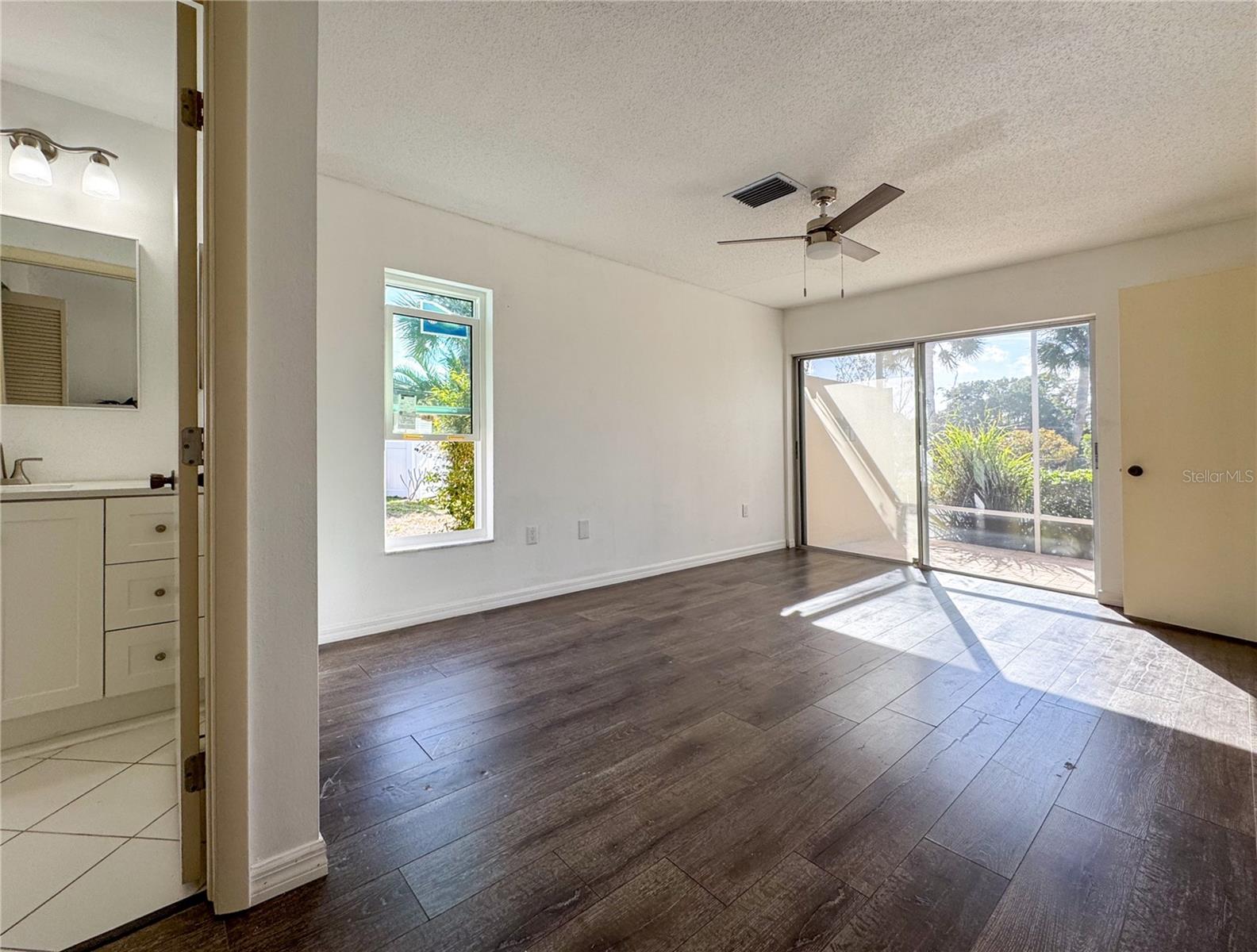 TAMARON - Residential Lease