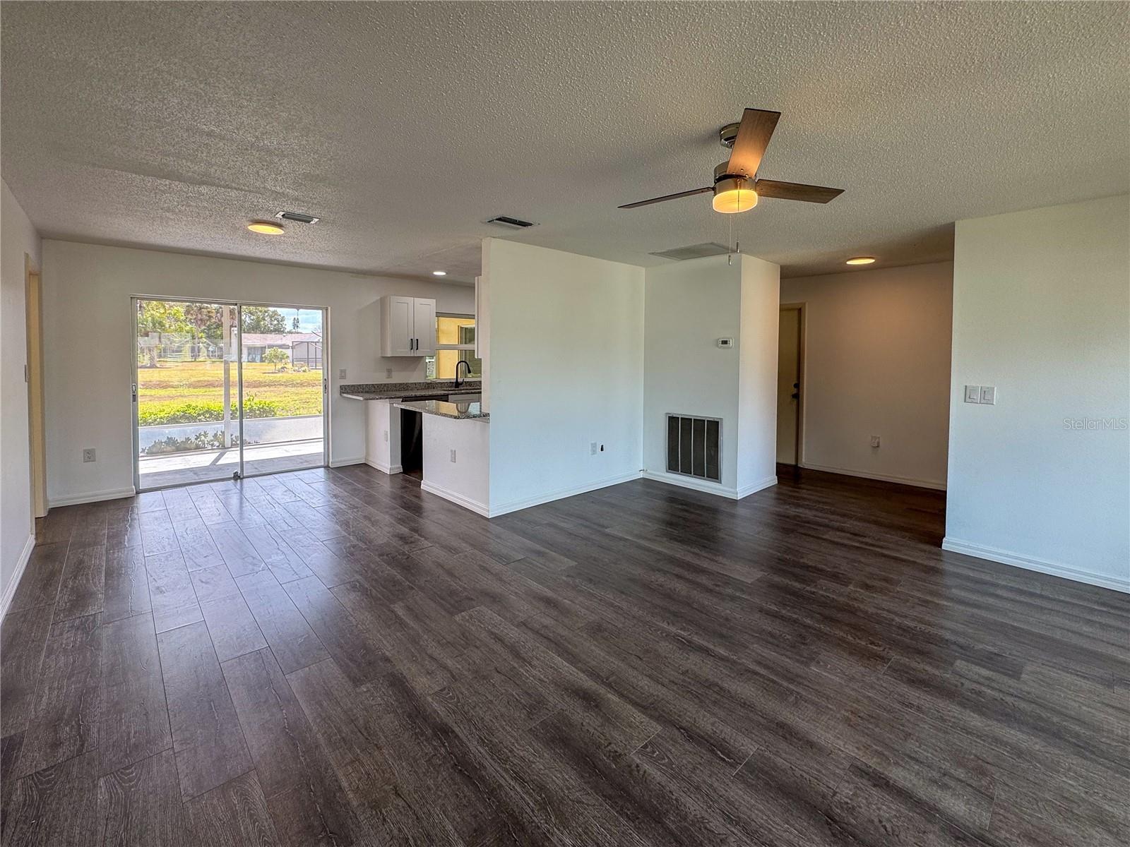 TAMARON - Residential Lease