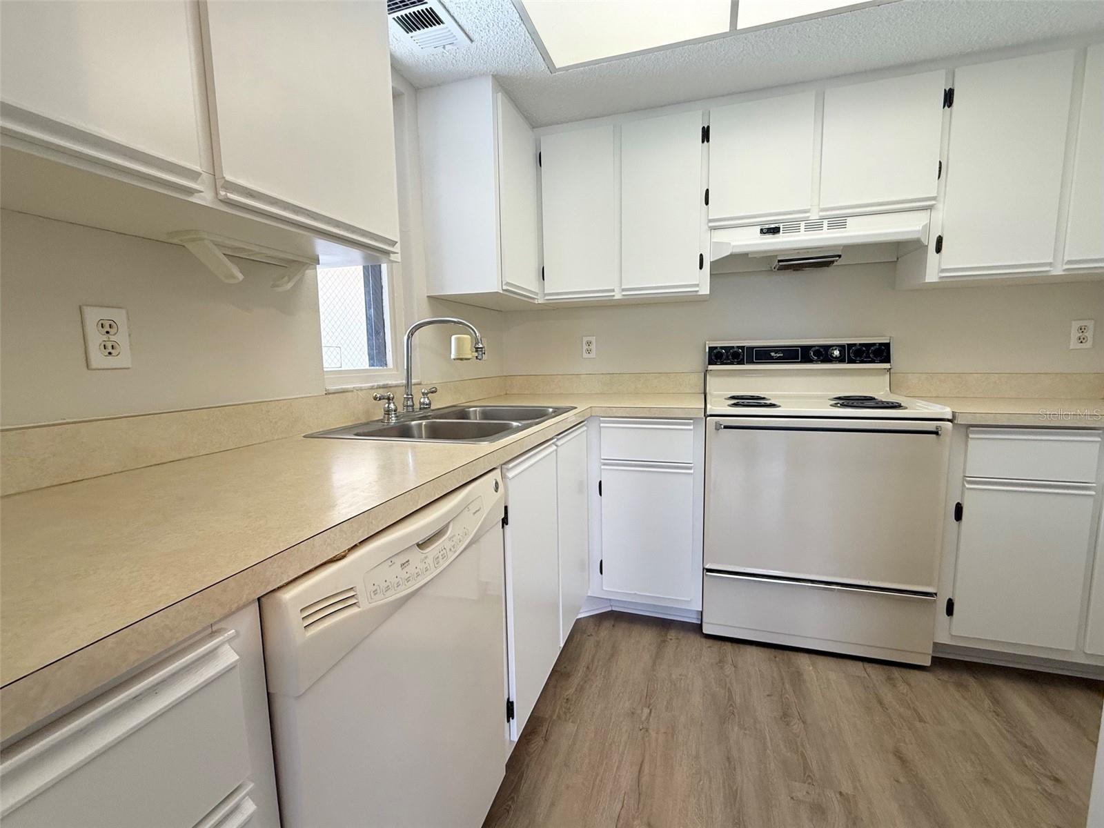 19505 QUESADA AVENUE KK204, PORT CHARLOTTE, FL, 33948 4 19505 QUESADA AVENUE KK204