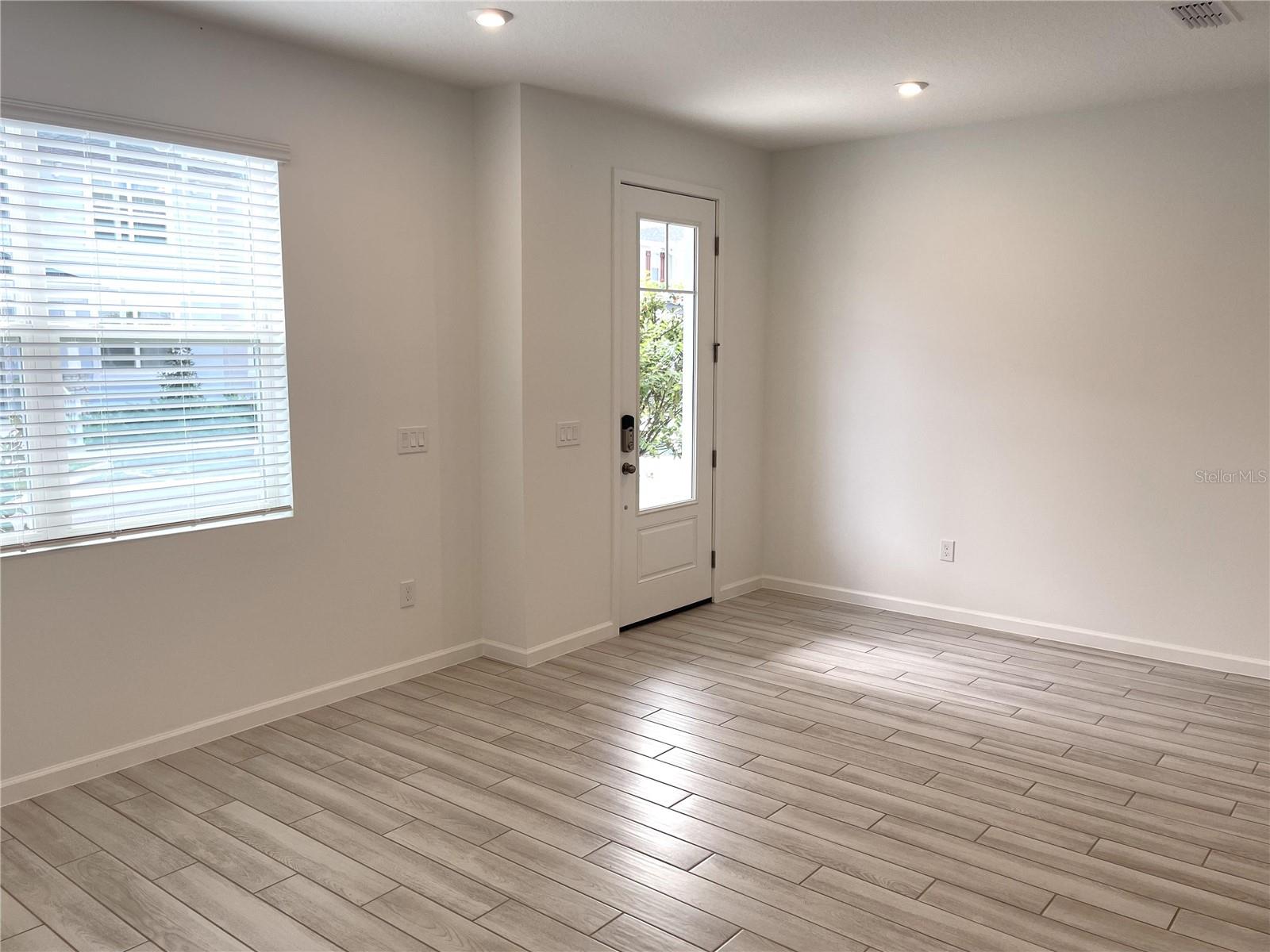 HICKORY GROVE - Residential Lease