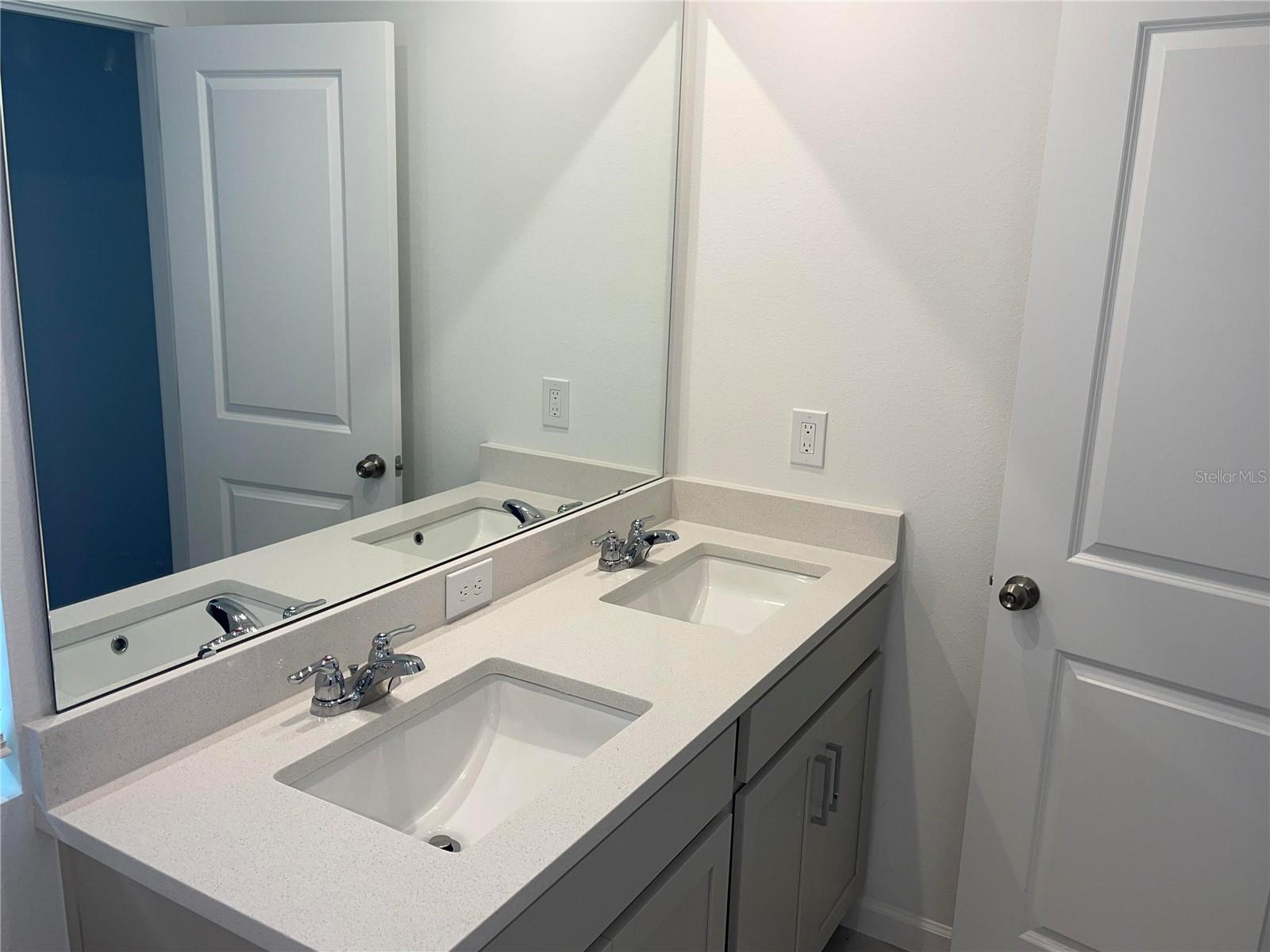 HICKORY GROVE - Residential Lease