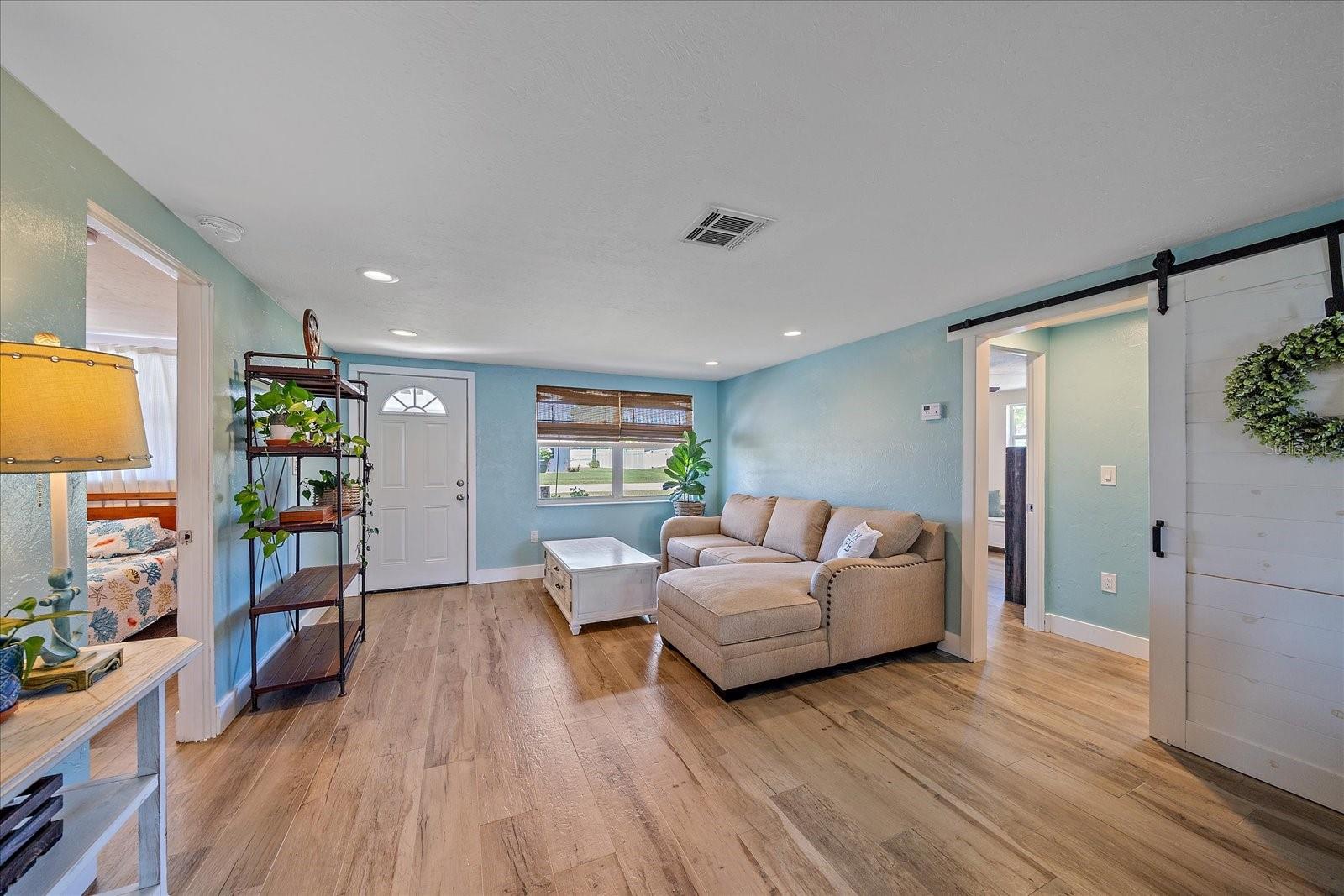 130 E SEMINOLE DRIVE
