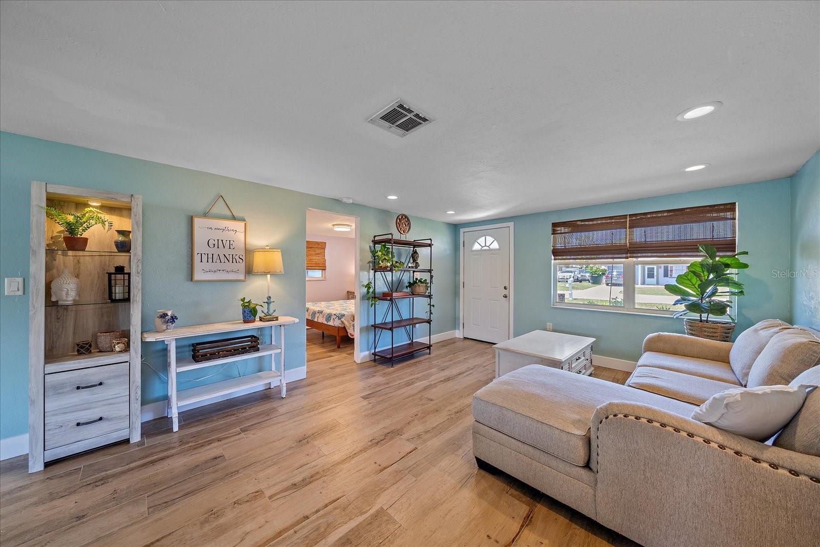 130 E SEMINOLE DRIVE
