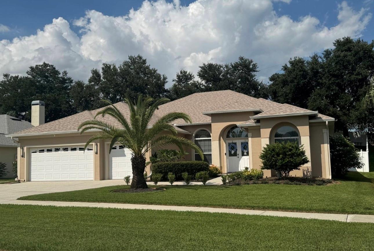 Welcome to this beautiful 4-bedroom, 3 full bathroom home with a 3-car garage, located in the highly desirable College Park in Clermont, FL. This spacious home offers a thoughtfully designed open floor plan with both a formal living room and a formal dining room, providing plenty of space for family gatherings and entertaining. The kitchen is a true centerpiece, featuring granite countertops, a center island and abundant cabinetry. The family room is accented by tray ceilings and large sliding doors that open to a generously sized covered patio, perfect for outdoor entertaining. The spacious primary suite includes tray ceilings, a walk-in closet, dual vanities, a garden tub, and a separate shower. College Park is just minutes from restaurant, shopping and major highways. Come see this Beauty today!!