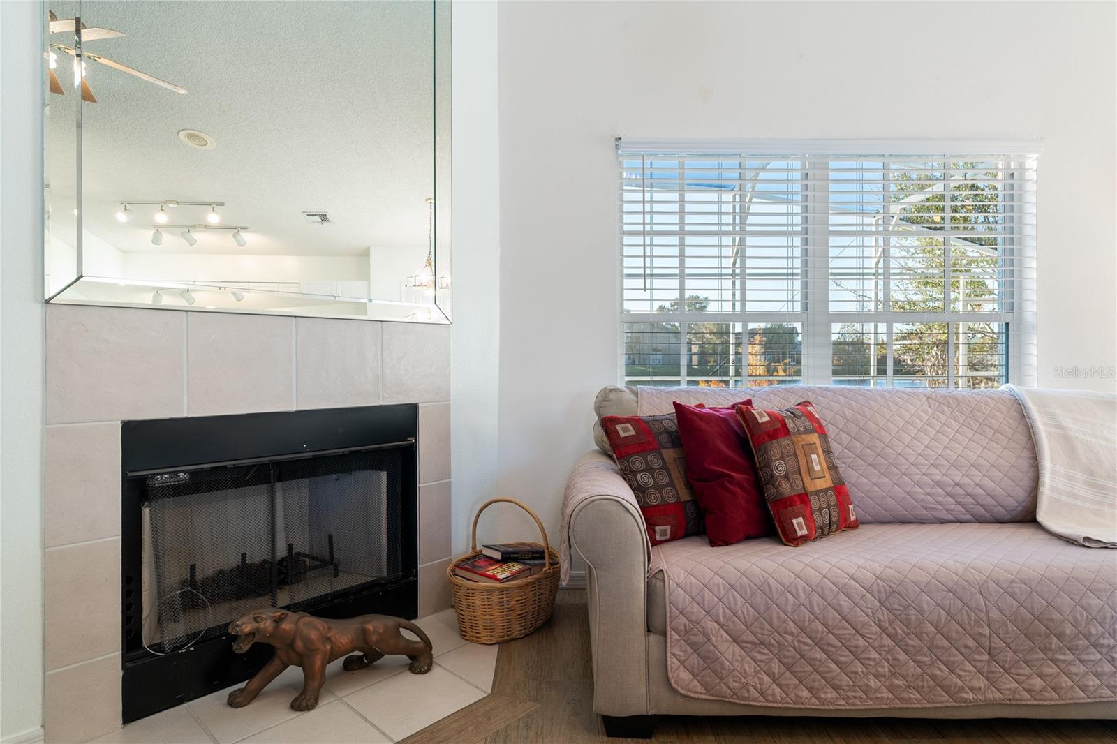 OAK ISLAND HARBOR AT FORMOSA GARDENS - Residential