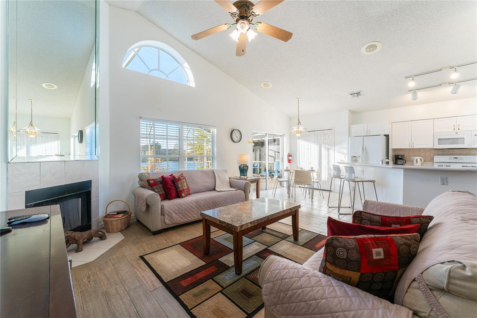 OAK ISLAND HARBOR AT FORMOSA GARDENS - Residential