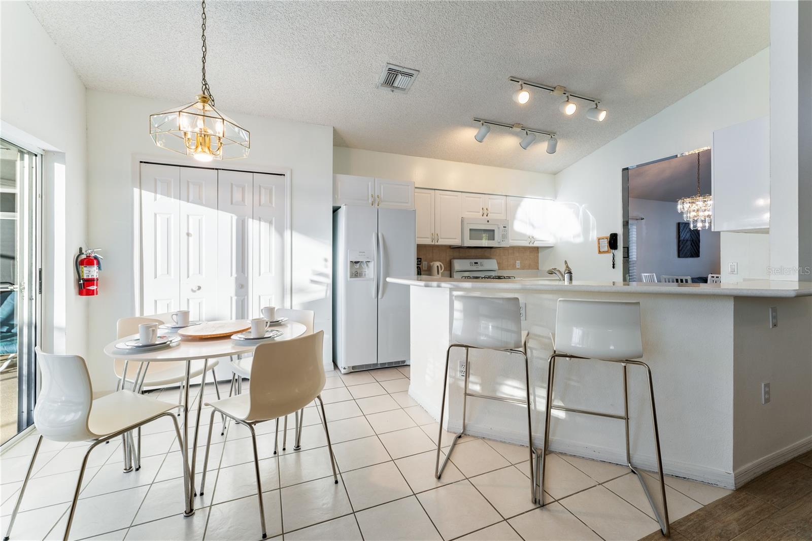 OAK ISLAND HARBOR AT FORMOSA GARDENS - Residential