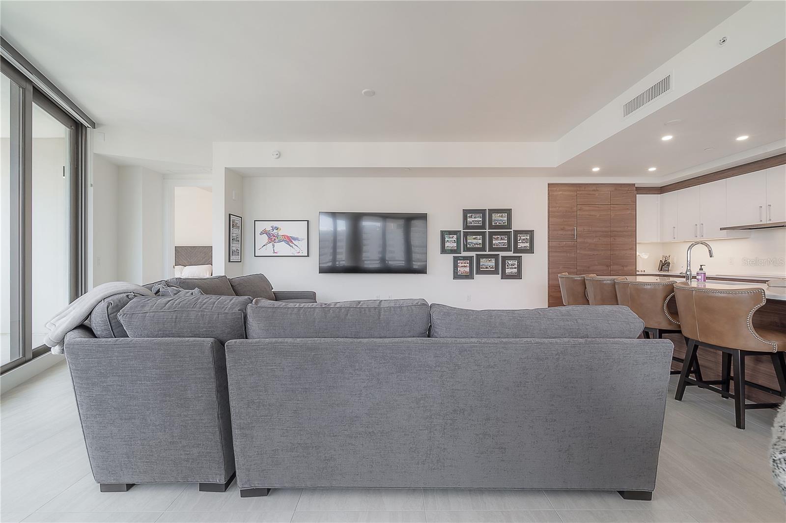 2103 BAYSHORE BOULEVARD 802