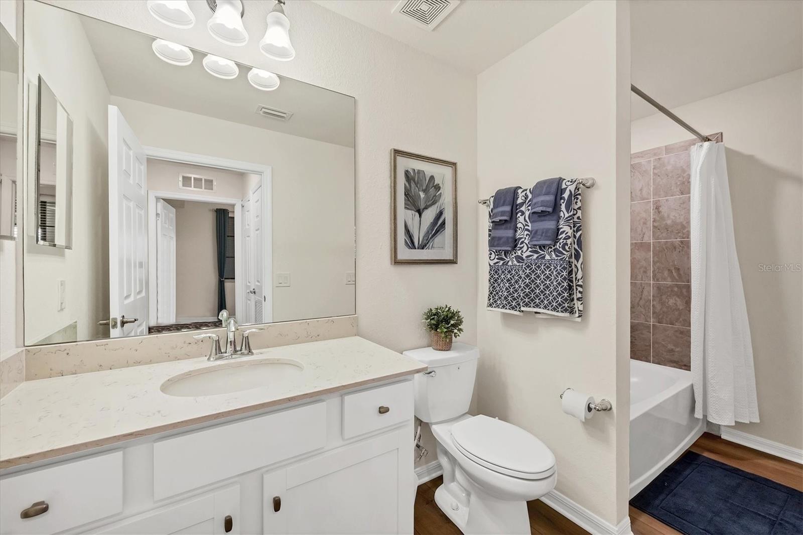 TERRACE IV AT LAKEWOOD NATIONAL PH II - Residential Lease