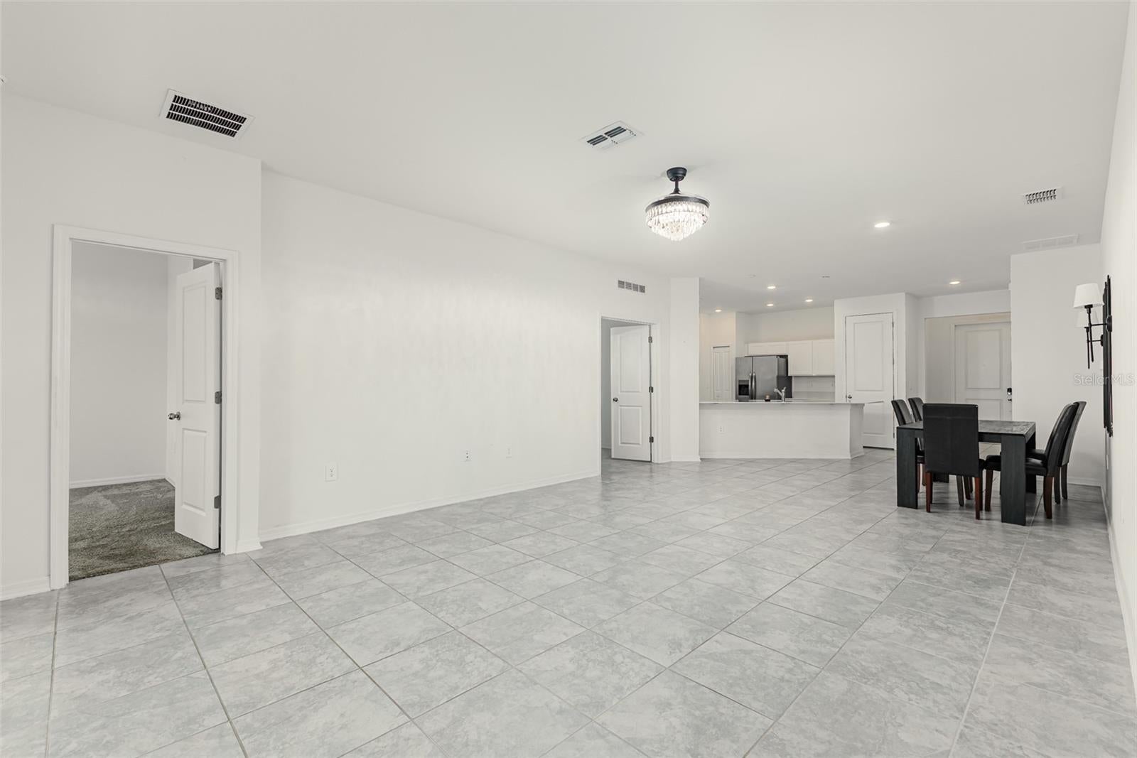 1228 TYLER LOOP