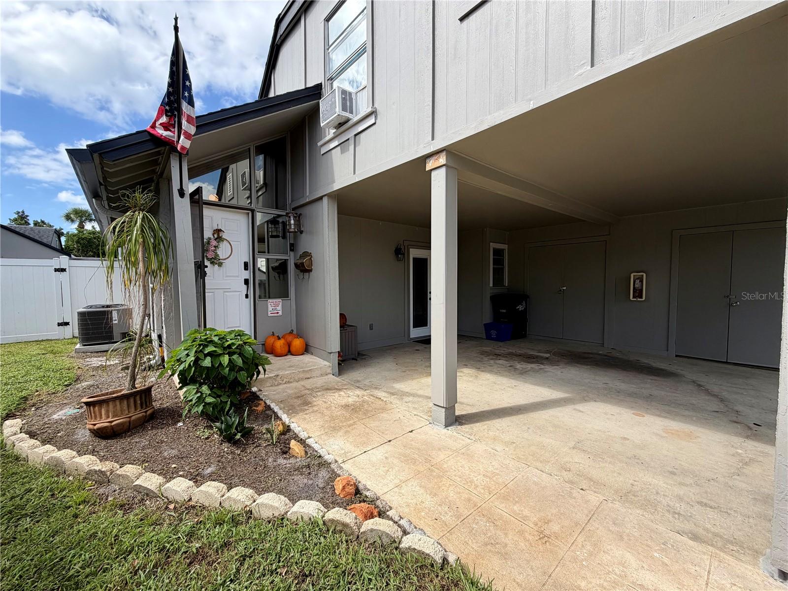 898 CLAYDON WAY