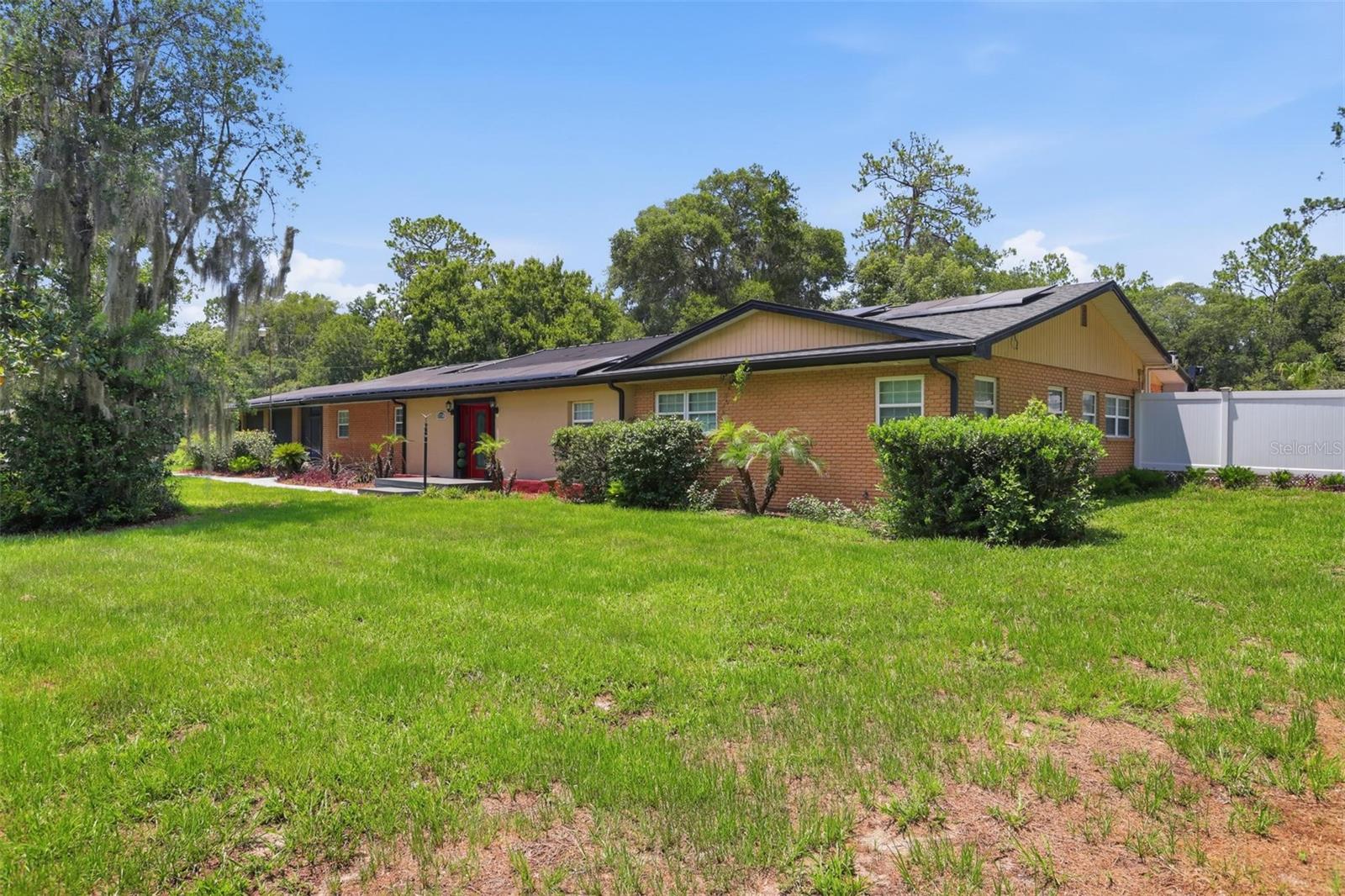 1570 GLENWOOD ROAD