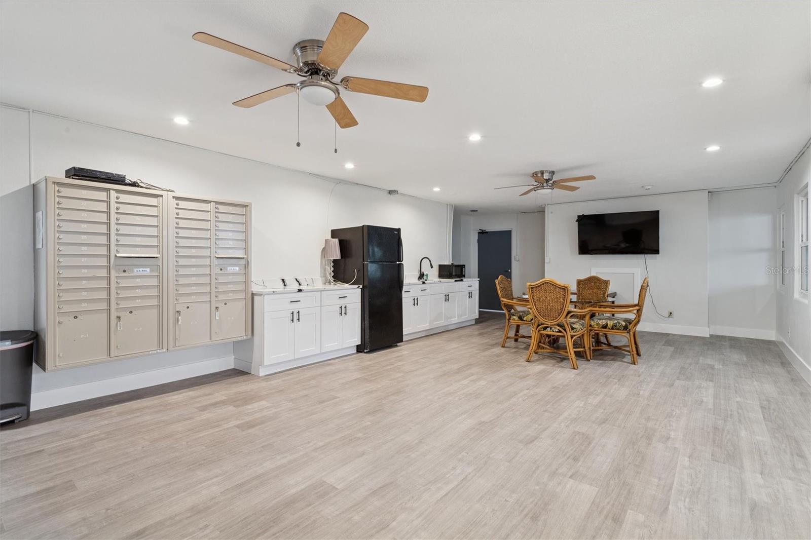 SUNCOAST TOWERS APTS CO-OP - Residential