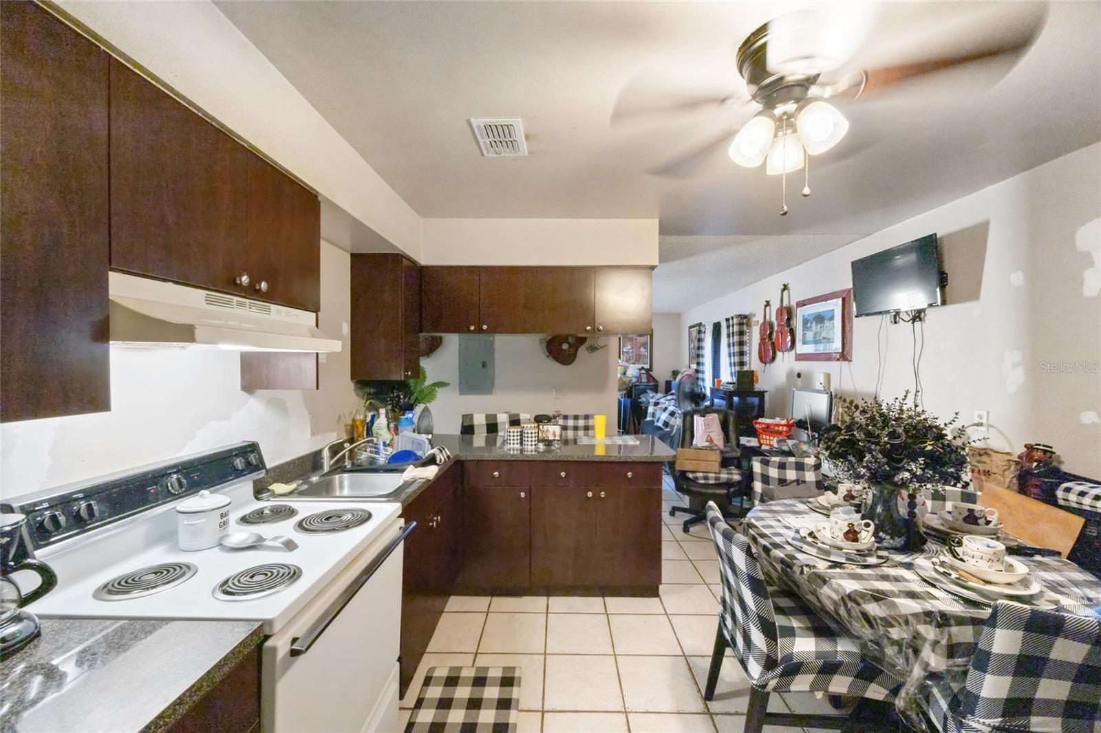 GRANT PARK - Residential Income