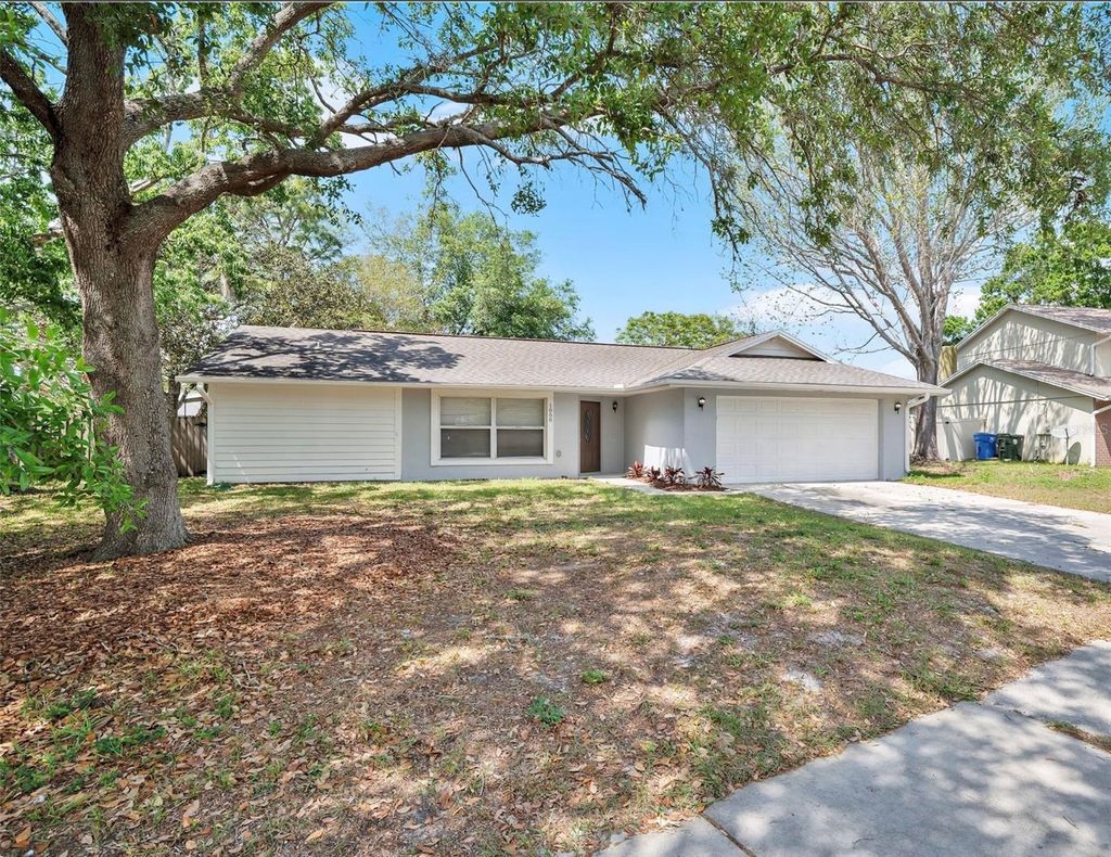 Photo of 1050 Dishman Loop, Oviedo, FL 32765 (MLS # O6394133)