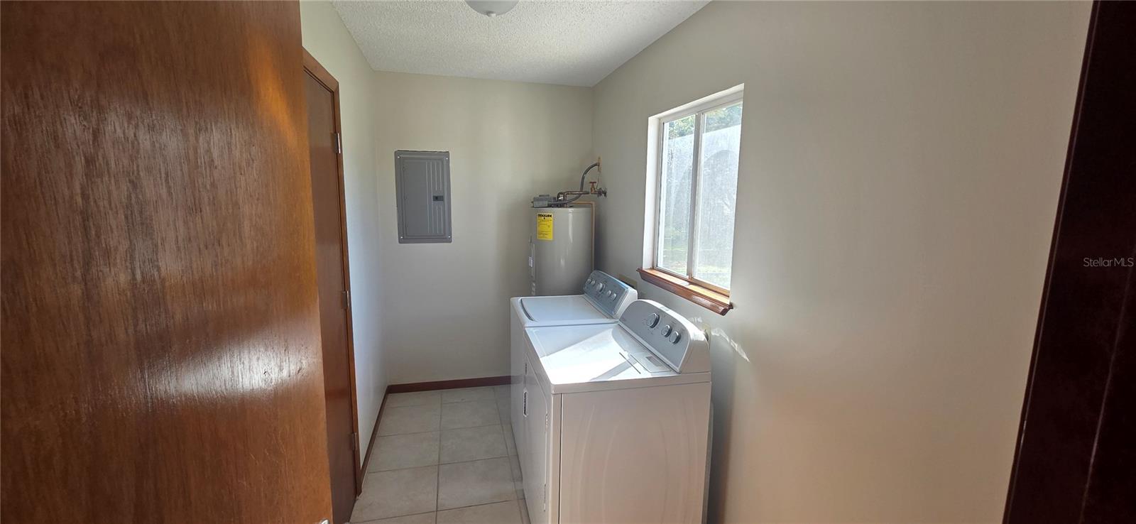 PALM CAY - Residential Lease