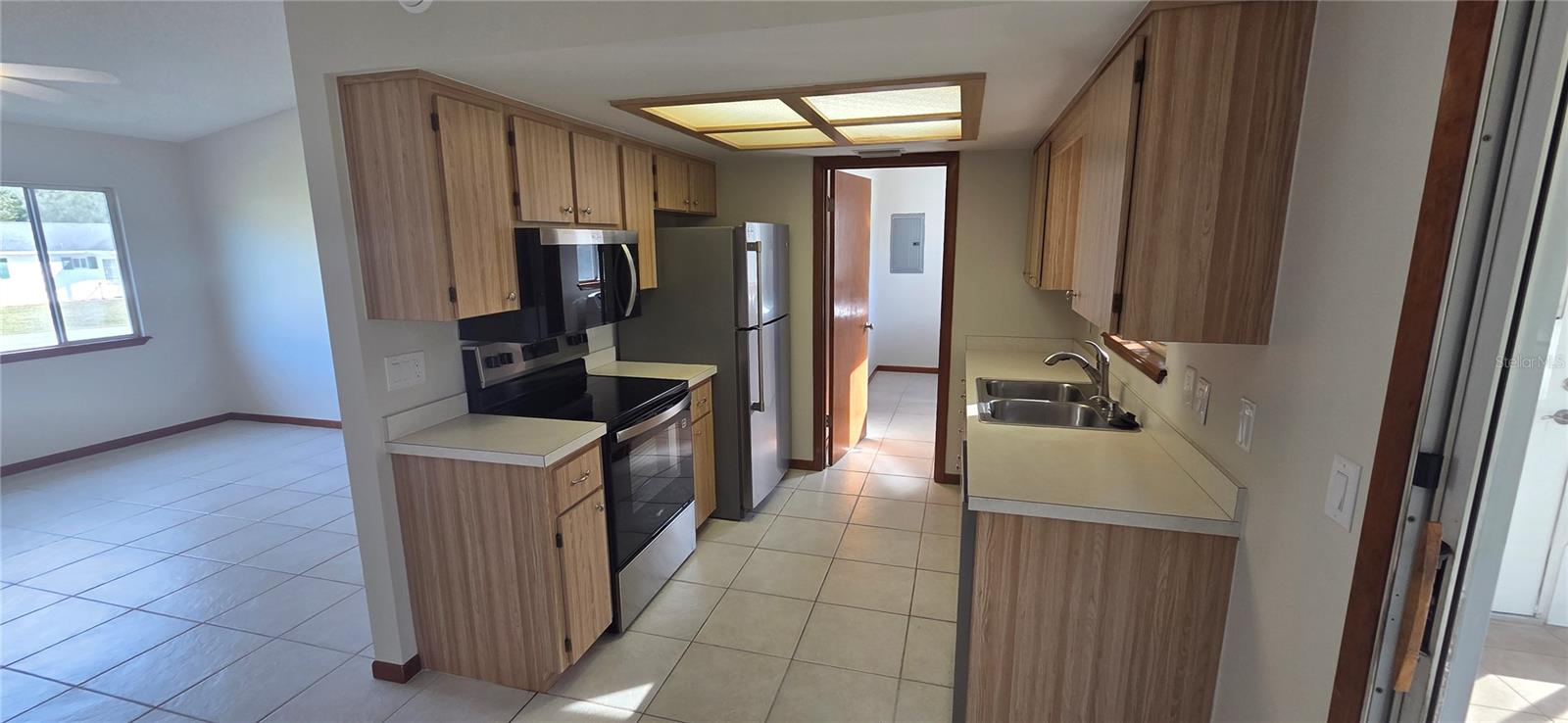 PALM CAY - Residential Lease