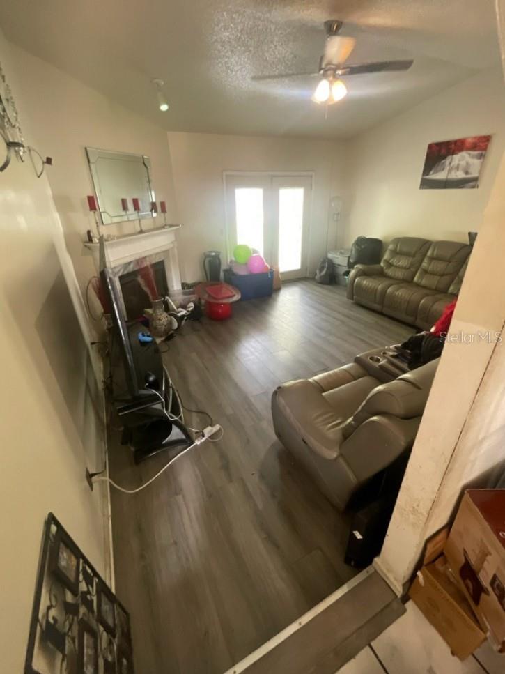 NORTHRIDGE - Residential