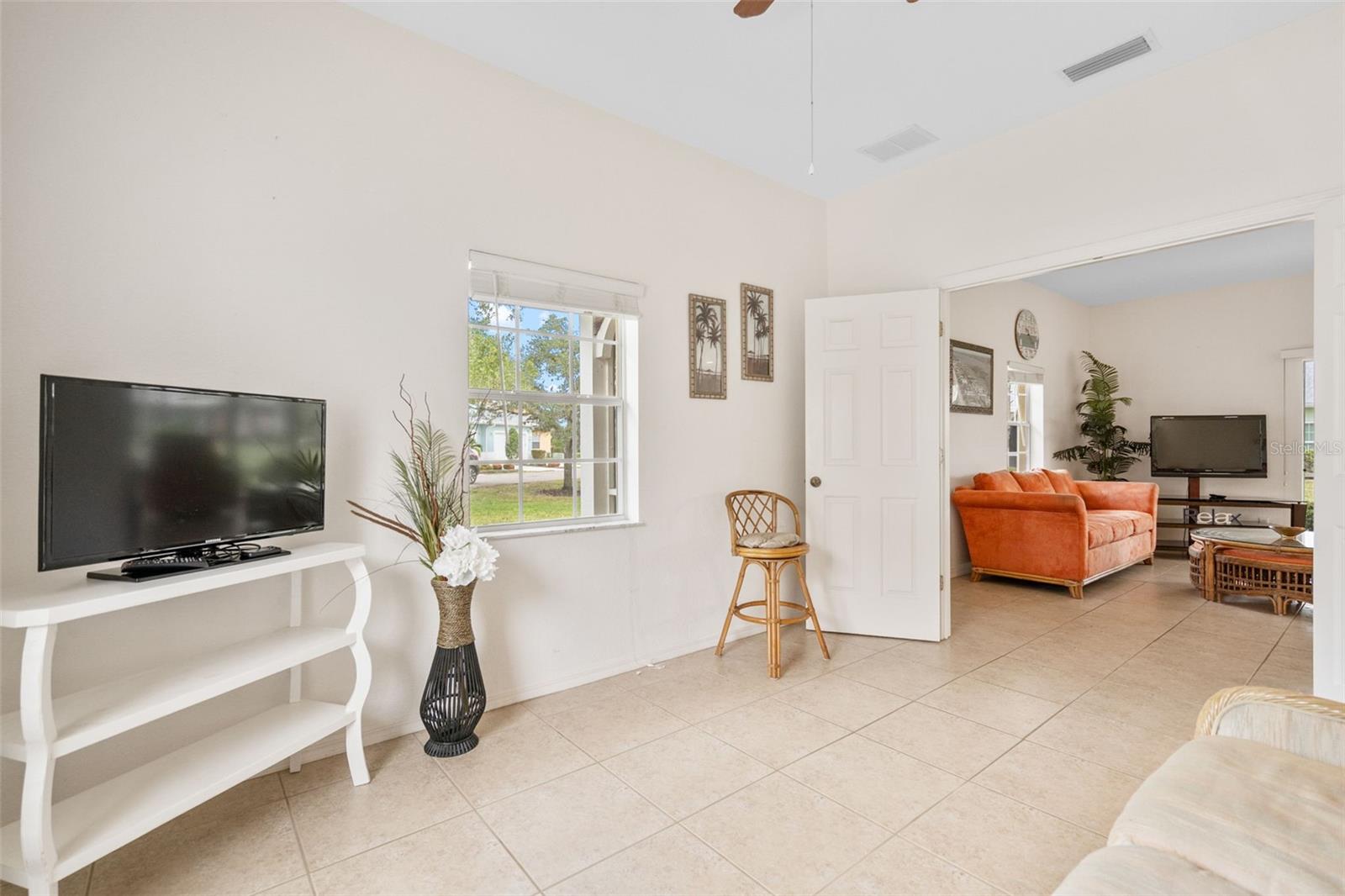 HERITAGE LAKE PARK 1ST REP - Residential