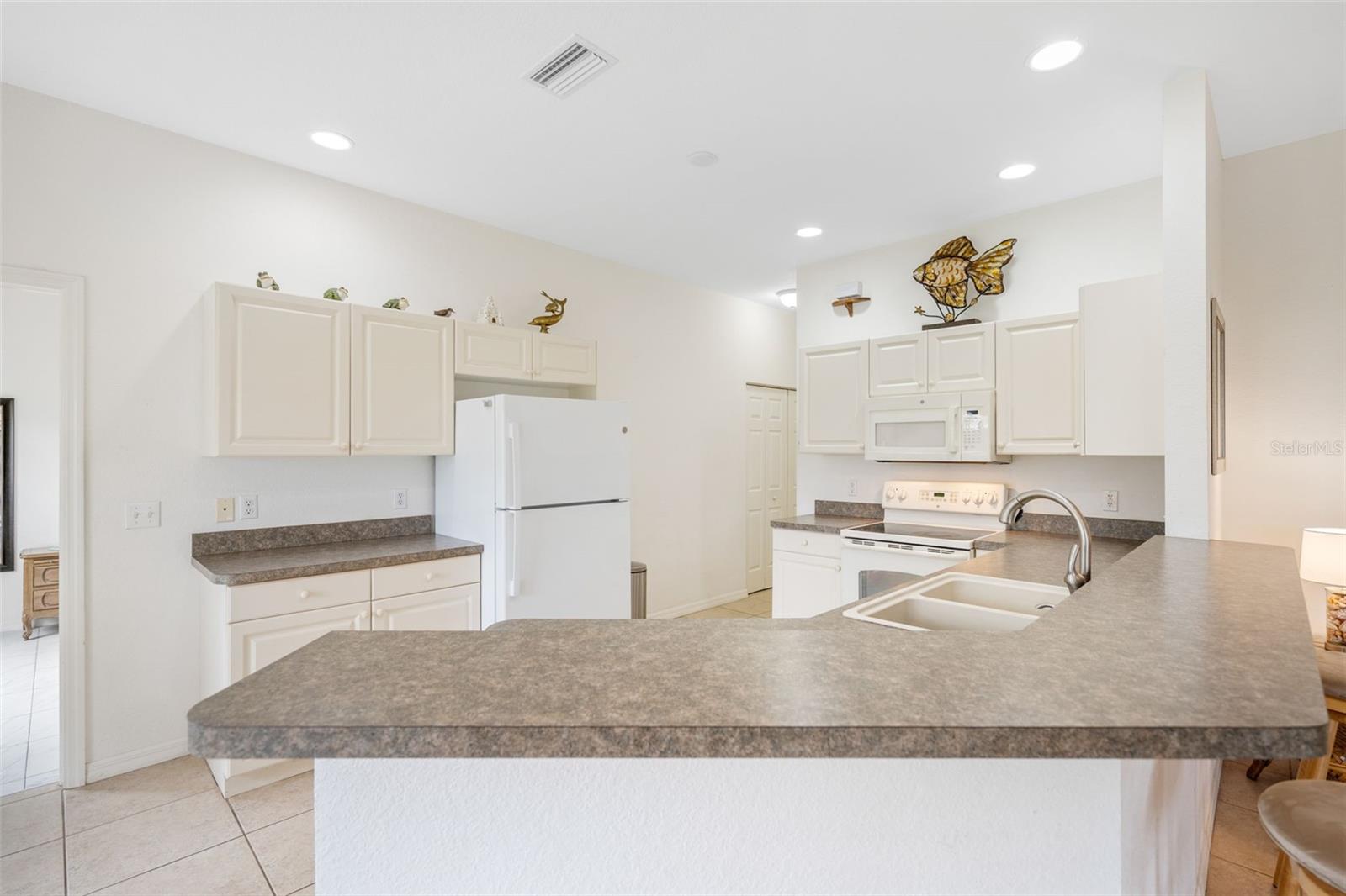 HERITAGE LAKE PARK 1ST REP - Residential