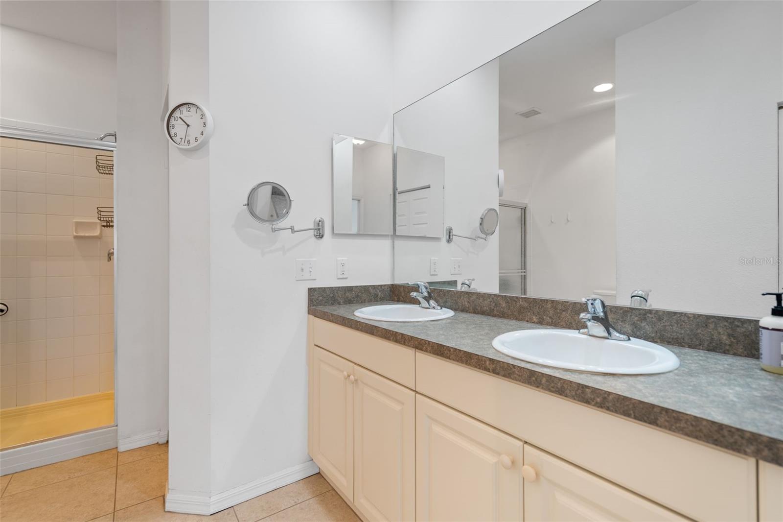 HERITAGE LAKE PARK 1ST REP - Residential