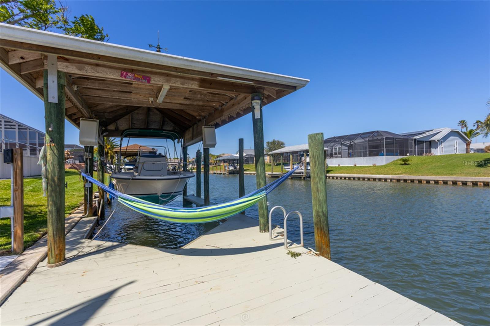 COUNTRY CLUB COVE SEC 03 - Residential