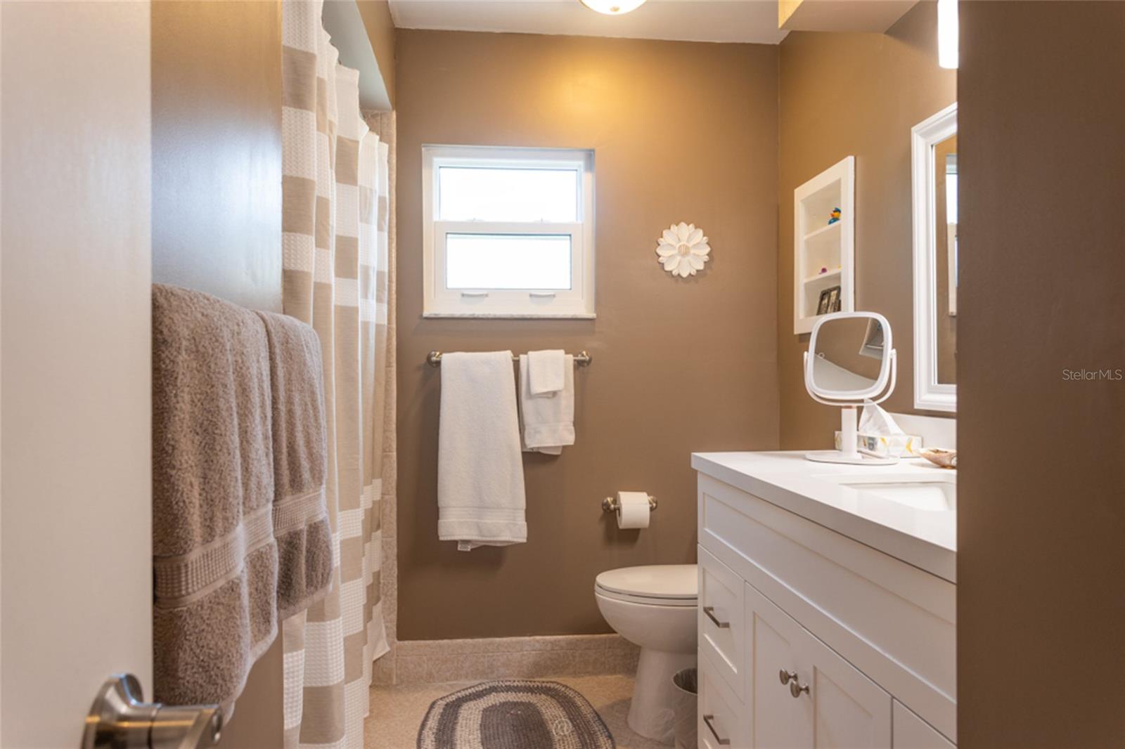 COUNTRY CLUB COVE SEC 03 - Residential