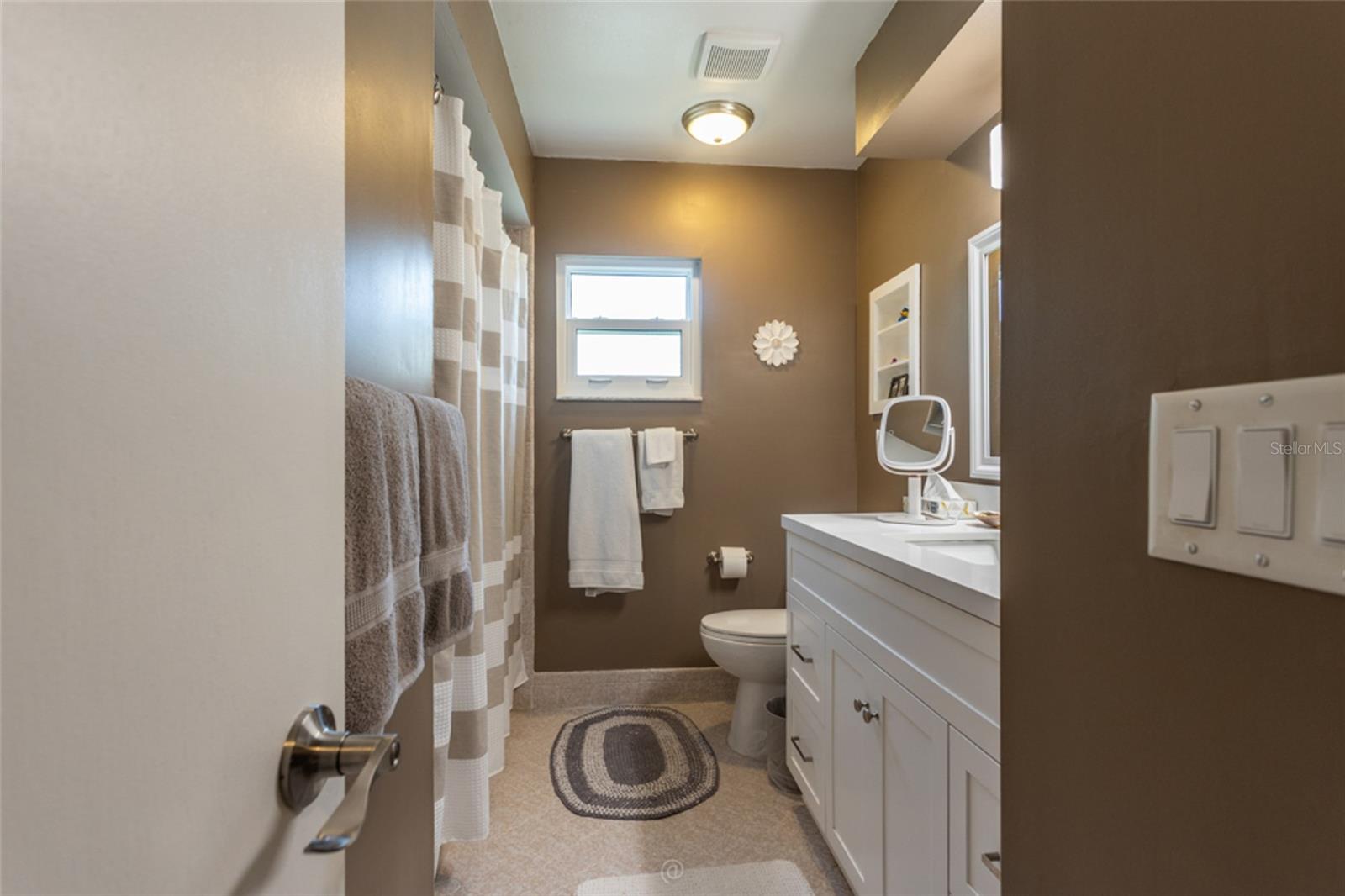 COUNTRY CLUB COVE SEC 03 - Residential