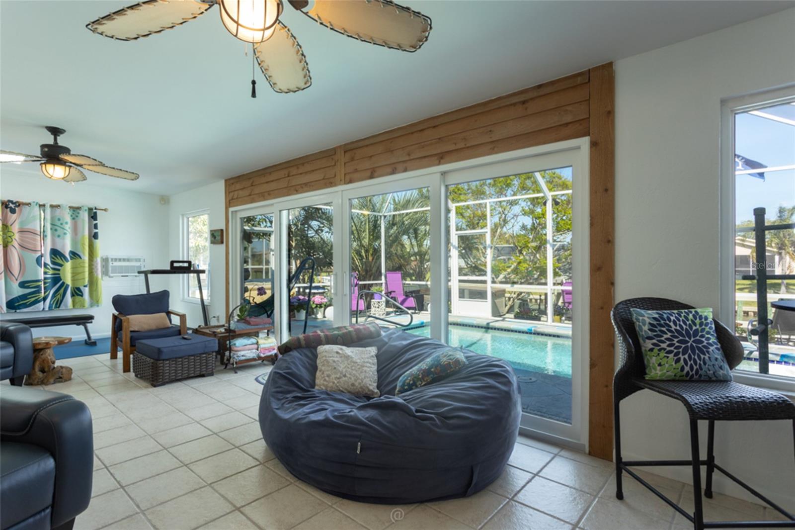 COUNTRY CLUB COVE SEC 03 - Residential