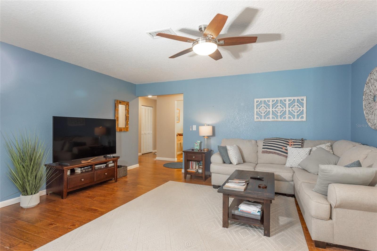 COUNTRY CLUB COVE SEC 03 - Residential